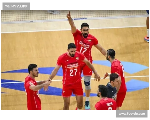 伊朗男排队员领奖相拥而泣，首冠意义非凡